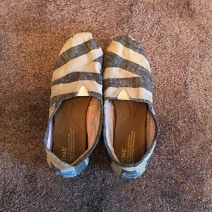 TOMS Classic Canvas Tan/Denim Women’s Size 8